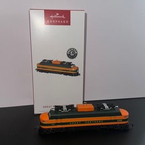 Hallmarks Keepsake Great Northern EP-5 Lionel Trains Ornament 2022